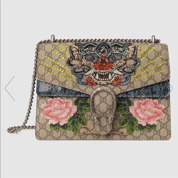 gucci dionysus medium shoulder bag